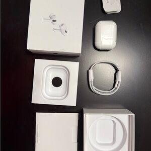 Apple White Wireless Earbuds with Charging Case